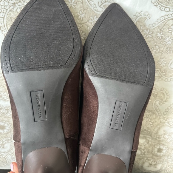 Kelly & Katie Chocolate Ankle Booties - Picture 3 of 7